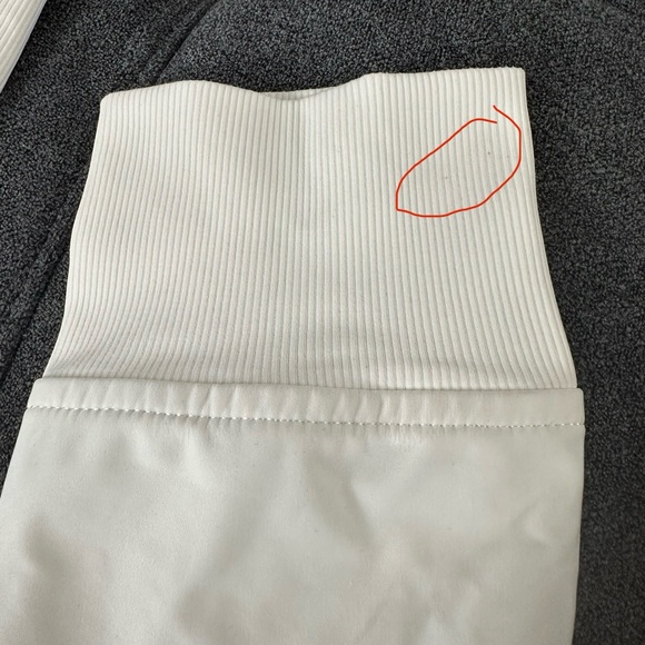 Lululemon Uba Hoodie Softshell Polar Cream & Black Sz 8 - Picture 6 of 7